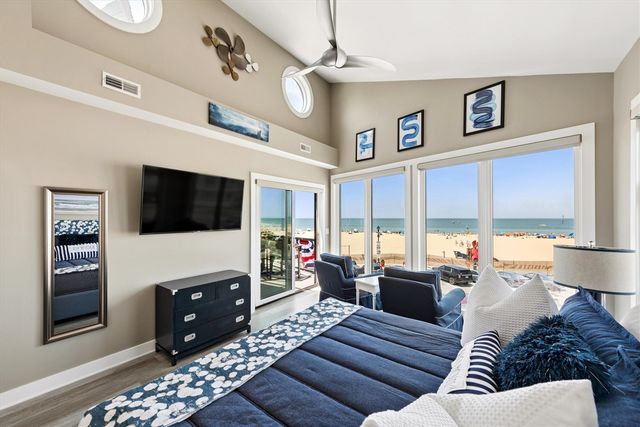 78 Esplanade Place, South Haven, MI 49090