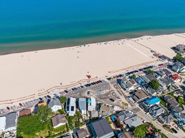 78 Esplanade Place, South Haven, MI 49090