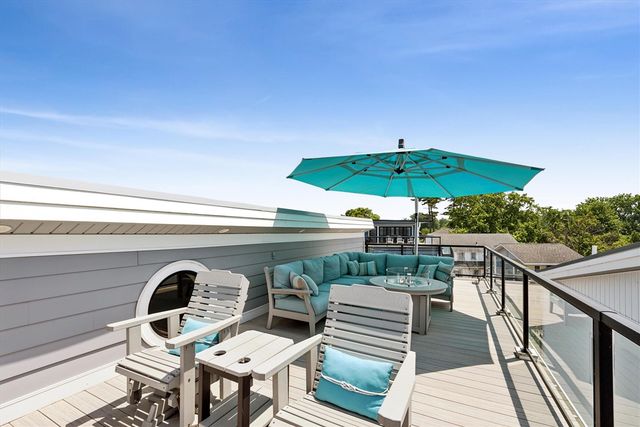 78 Esplanade Place, South Haven, MI 49090