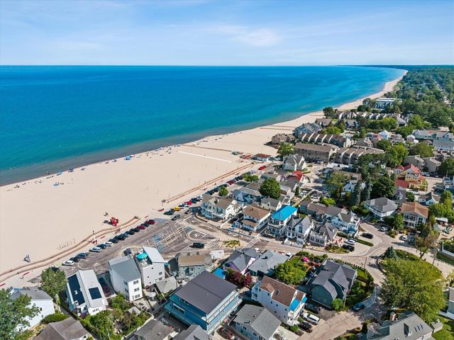 78 Esplanade Place, South Haven, MI 49090
