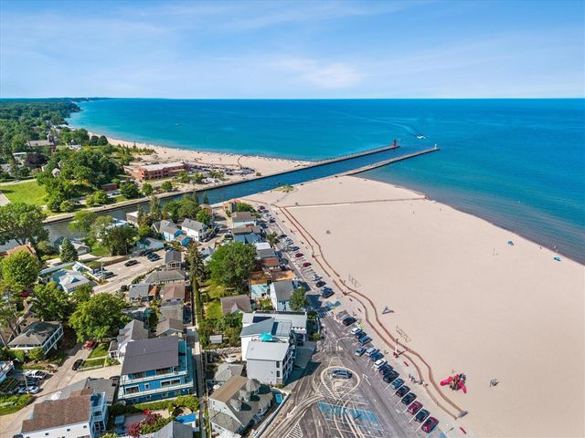78 Esplanade Place, South Haven, MI 49090
