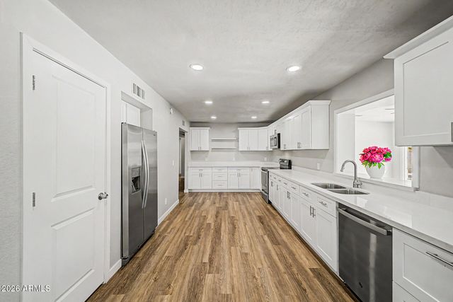 2845 E GLENCOVE Street, Mesa, AZ 85213