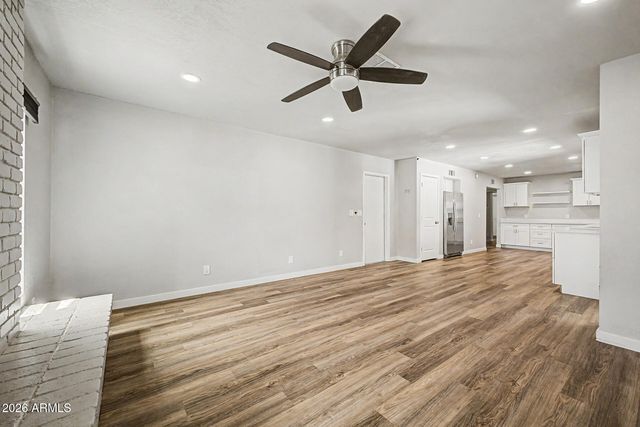 2845 E GLENCOVE Street, Mesa, AZ 85213