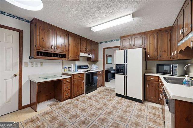 291 Crabapple Court, Powder Springs, GA 30127