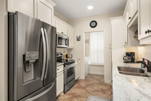 7000 Seawall Boulevard 721, Galveston, TX 77551