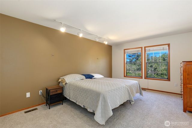 1826 Browns Point Boulevard, Tacoma, WA 98422