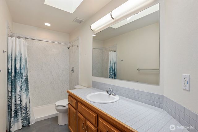 1826 Browns Point Boulevard, Tacoma, WA 98422