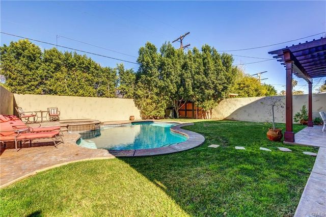 14739 Hesby, Sherman Oaks, CA 91403