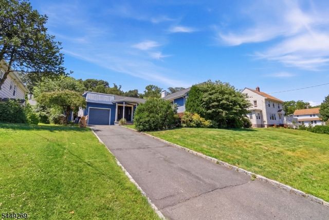 200 Mccosh Rd, Clifton City, NJ 07043