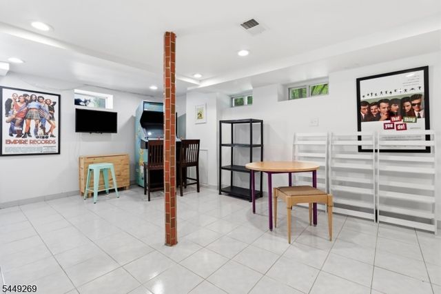 200 Mccosh Rd, Clifton City, NJ 07043