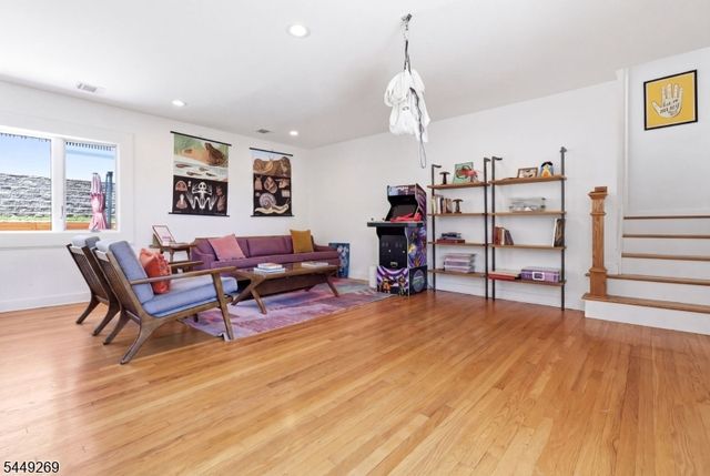200 Mccosh Rd, Clifton City, NJ 07043