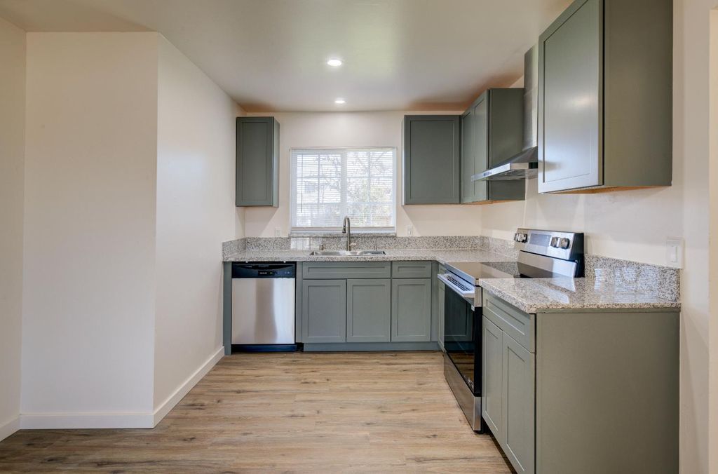 Image 13 of property listing at 4722 N Callisch Street, Fresno, CA 93726