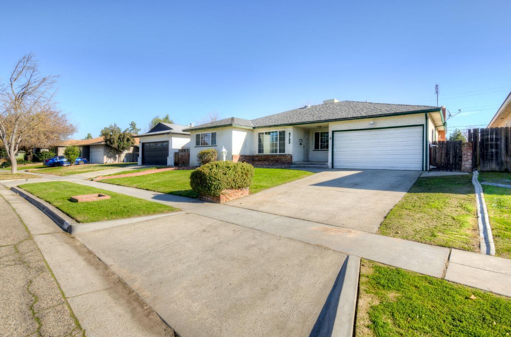 Image 3 of property listing at 4722 N Callisch Street, Fresno, CA 93726