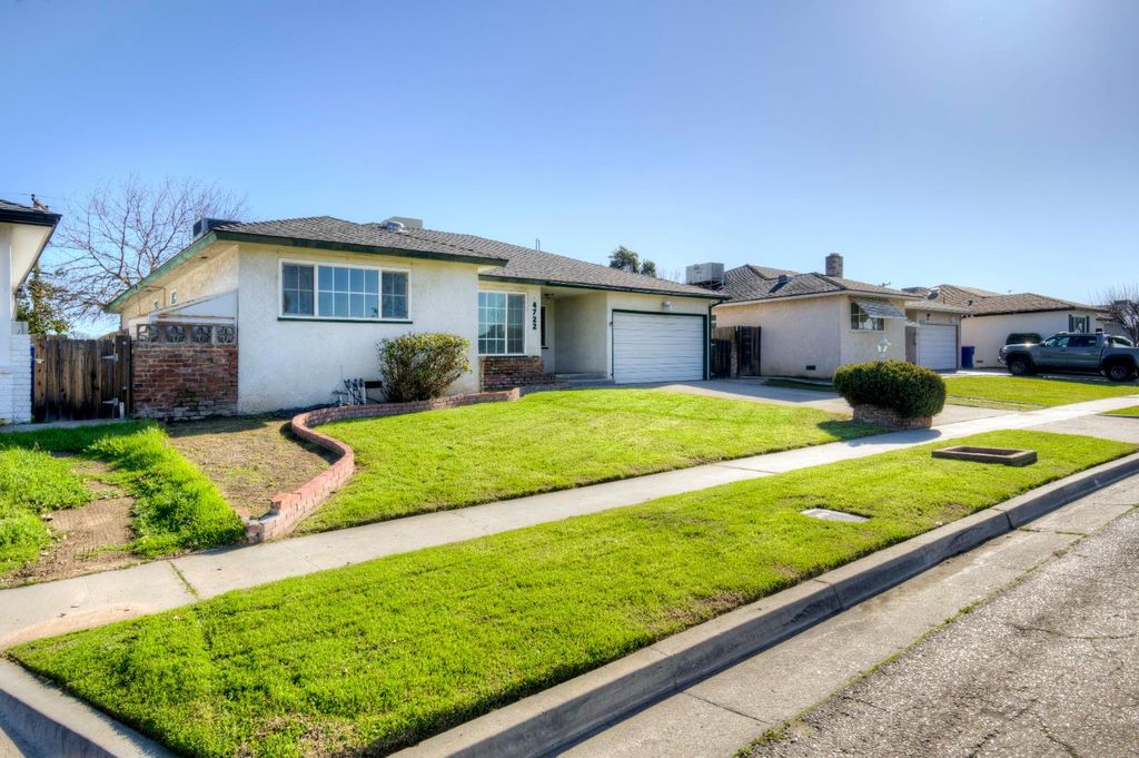 Image 34 of property listing at 4722 N Callisch Street, Fresno, CA 93726