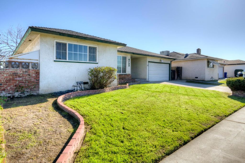 Image 35 of property listing at 4722 N Callisch Street, Fresno, CA 93726