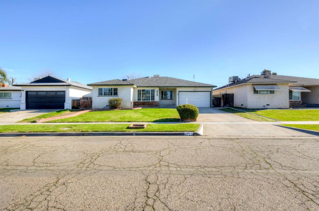 Image 36 of property listing at 4722 N Callisch Street, Fresno, CA 93726