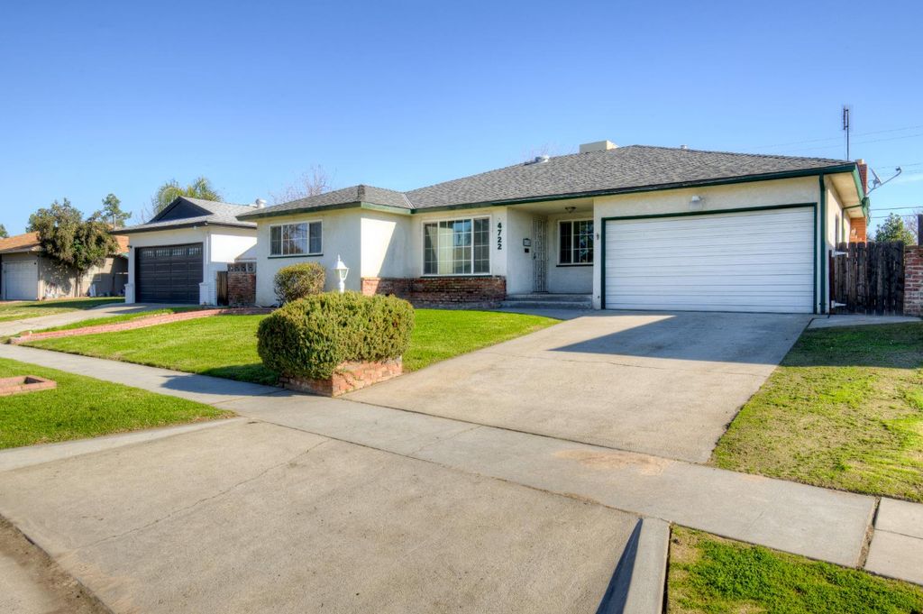 Image 4 of property listing at 4722 N Callisch Street, Fresno, CA 93726