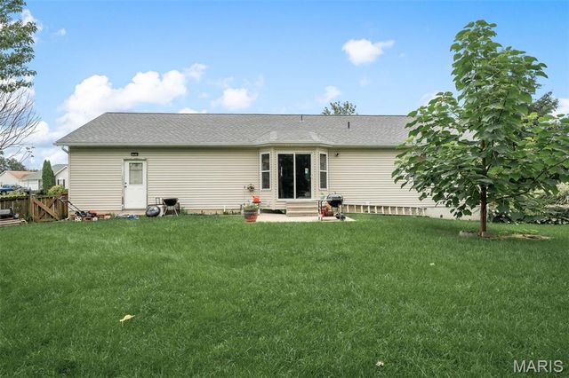 906 Warrior Ridge, Warrenton, MO 63383