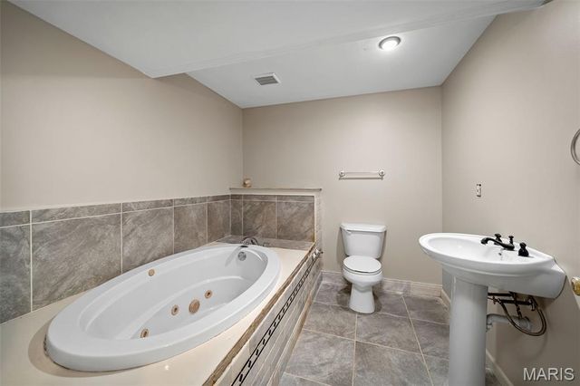 906 Warrior Ridge, Warrenton, MO 63383