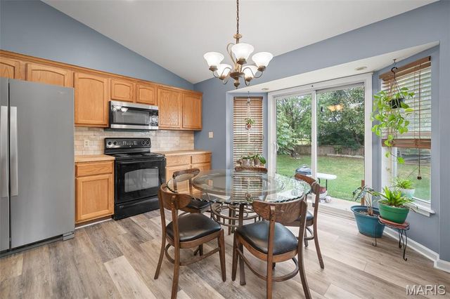 906 Warrior Ridge, Warrenton, MO 63383