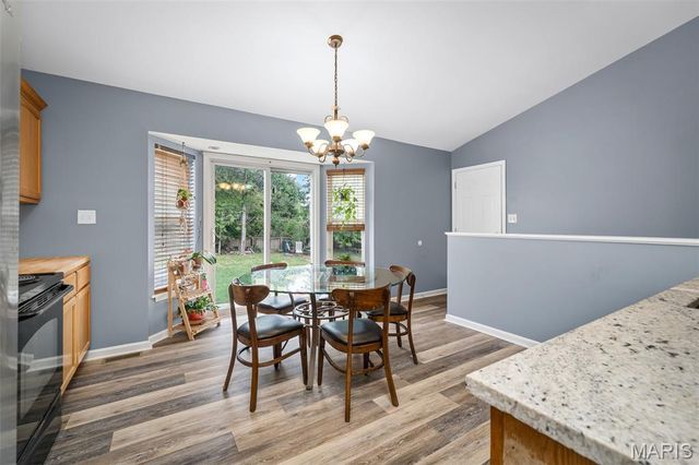906 Warrior Ridge, Warrenton, MO 63383
