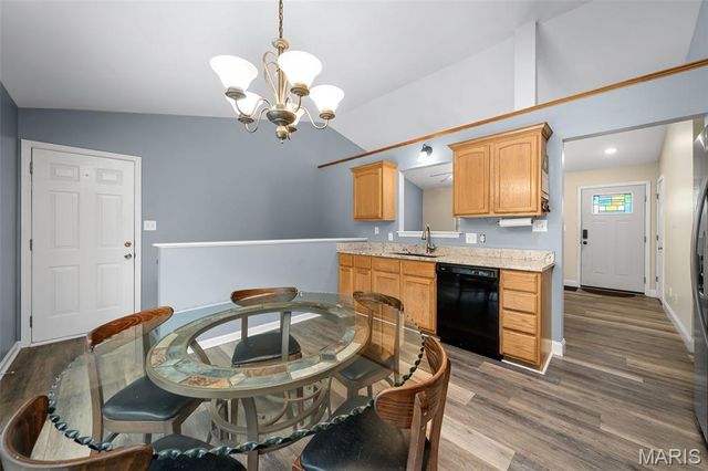 906 Warrior Ridge, Warrenton, MO 63383