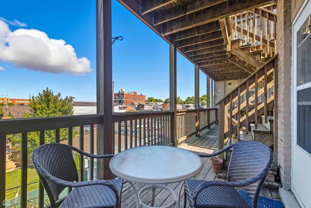 3222 W Berteau Avenue 2, Chicago, IL 60618