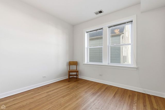 3222 W Berteau Avenue 2, Chicago, IL 60618