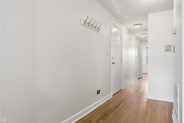 3222 W Berteau Avenue 2, Chicago, IL 60618