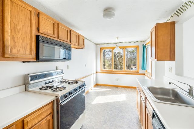29 Cork Cir F, Millville, MA 01529
