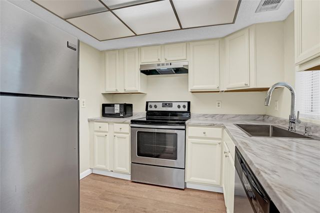 1560 SE Royal Green Cir S 103, Port St Lucie, FL 34952