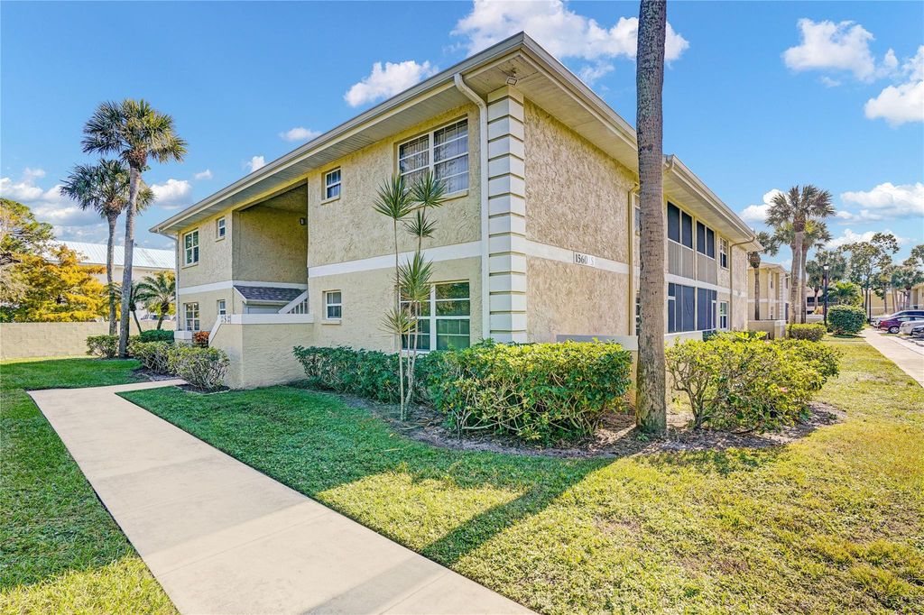 1560 SE Royal Green Cir S 103, Port St Lucie, FL 34952