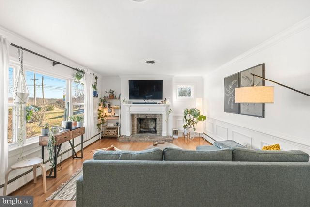 9424 GAS HOUSE PIKE, Frederick, MD 21701