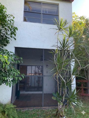 341 Ives Dairy Rd 341-06, Miami, FL 33179