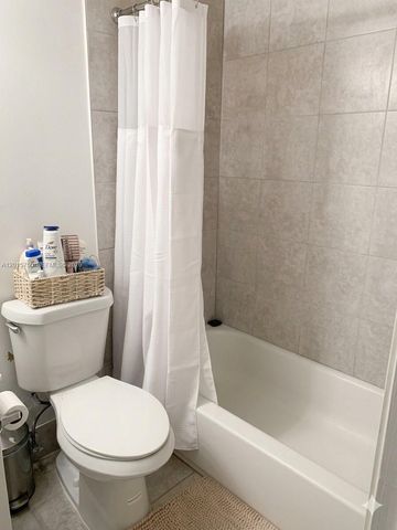 341 Ives Dairy Rd 341-06, Miami, FL 33179