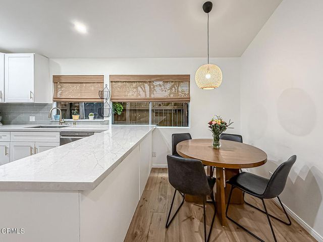 5465 Newcastle Avenue 6, Encino, CA 91316