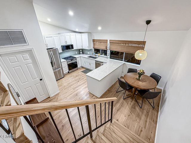 5465 Newcastle Avenue 6, Encino, CA 91316