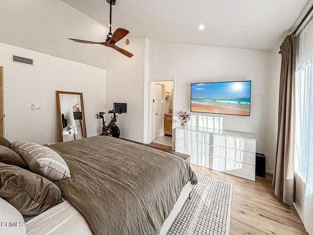 5465 Newcastle Avenue 6, Encino, CA 91316