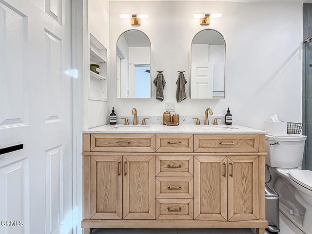 5465 Newcastle Avenue 6, Encino, CA 91316