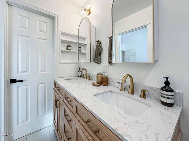 5465 Newcastle Avenue 6, Encino, CA 91316