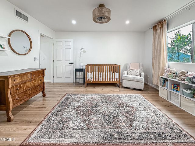 5465 Newcastle Avenue 6, Encino, CA 91316