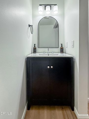5465 Newcastle Avenue 6, Encino, CA 91316