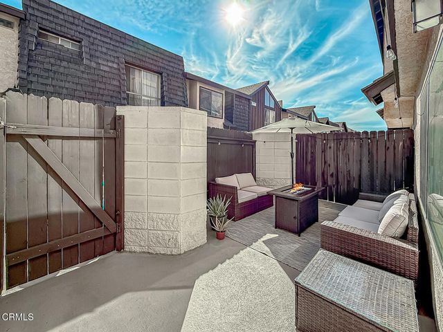5465 Newcastle Avenue 6, Encino, CA 91316