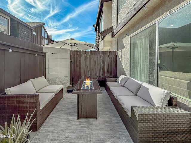 5465 Newcastle Avenue 6, Encino, CA 91316