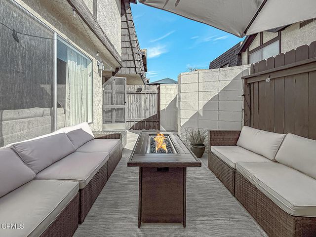 5465 Newcastle Avenue 6, Encino, CA 91316