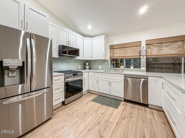 5465 Newcastle Avenue 6, Encino, CA 91316
