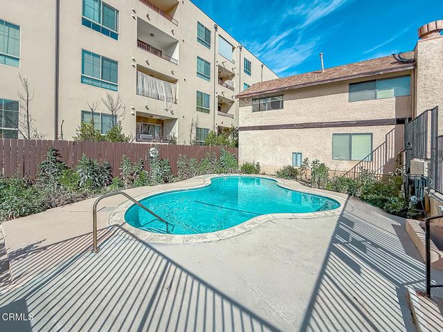 5465 Newcastle Avenue 6, Encino, CA 91316
