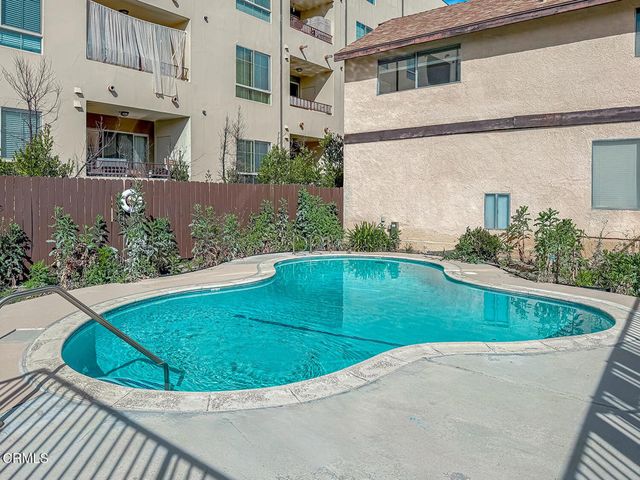 5465 Newcastle Avenue 6, Encino, CA 91316