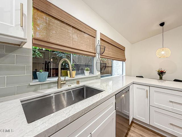5465 Newcastle Avenue 6, Encino, CA 91316