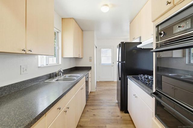 5409 Limerick Ave, San Diego, CA 92117